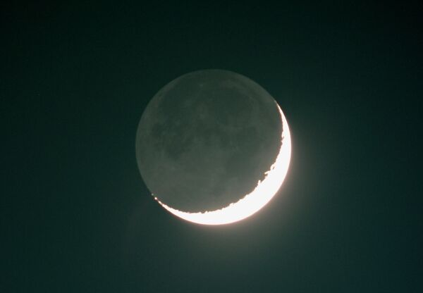 18 - Crescent Moon