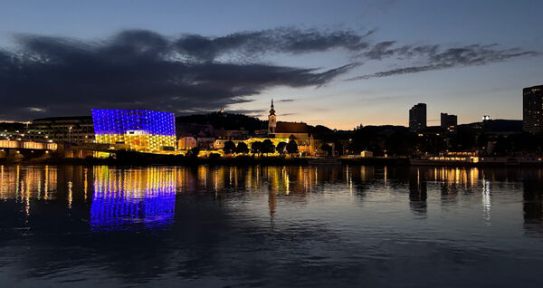 Jill - Night time lights on the Danube
