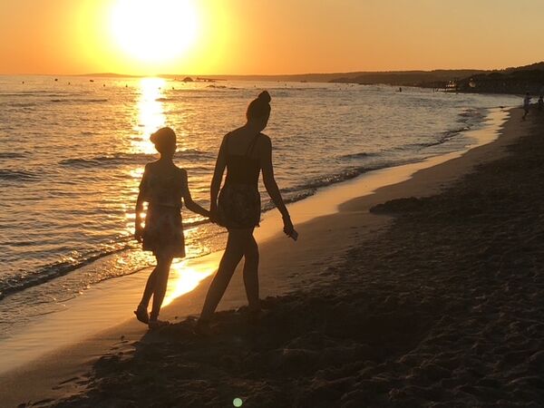 5 - A walk along the beach