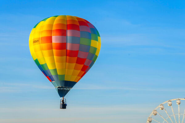 Liz - Colourful Balloon
