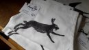 Hare apron in black