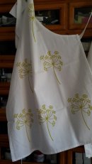 Cow parsley apron in limey green/yellow