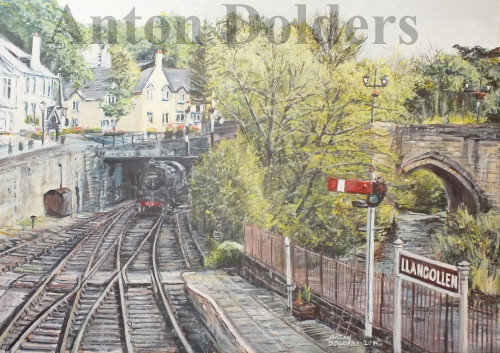 Steam train at Llangollen Station