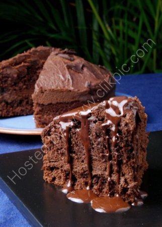 NIGELLA LAWSON'S CHOCOLATE FUDGE CAKE