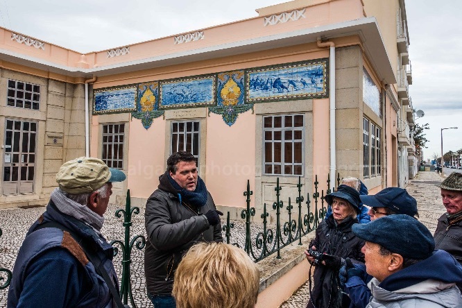 Guide João tells us about the tiles