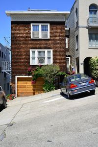 USA: San Francisco: Lombard St