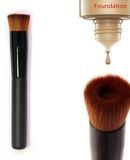 Beauty Couture Ireland Adjustable Coverage Foundation Brush €12.95