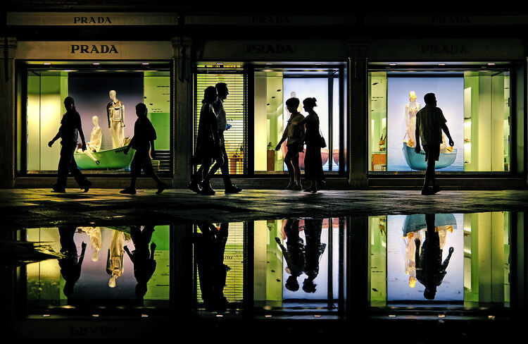 Silhouette reflection