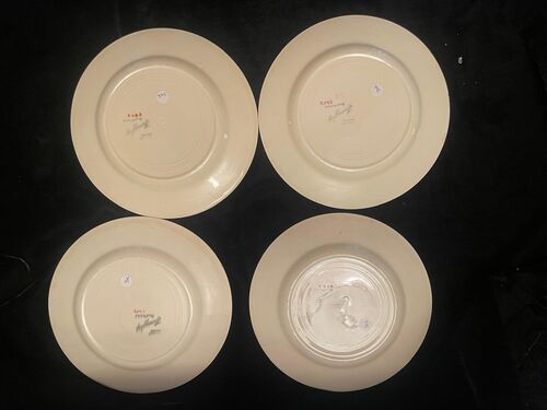 Dolly Cliff plates in Oak Leaf (reverse)