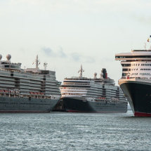 The Three Queen Liners.