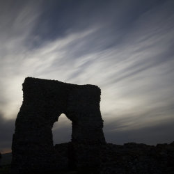 fading light, dunnideer castle