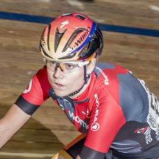 Amalie leads the chaingang