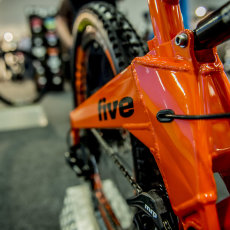 Orange Five swingarm detail