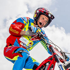 Steve Colley jumps in