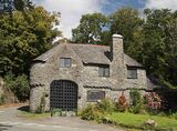 Plas Brondanw Lodge