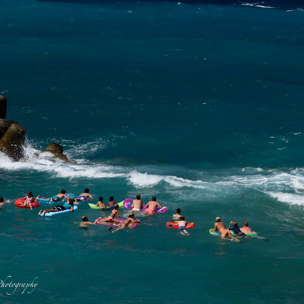 Deep Green Sea & Lilo Surfers