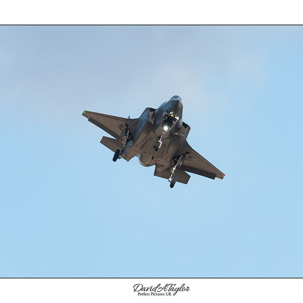 F35b on approach