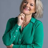 Veronica Henry, award winning author.