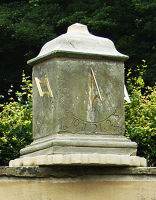 NT Washington Old Hall: 1676 dial