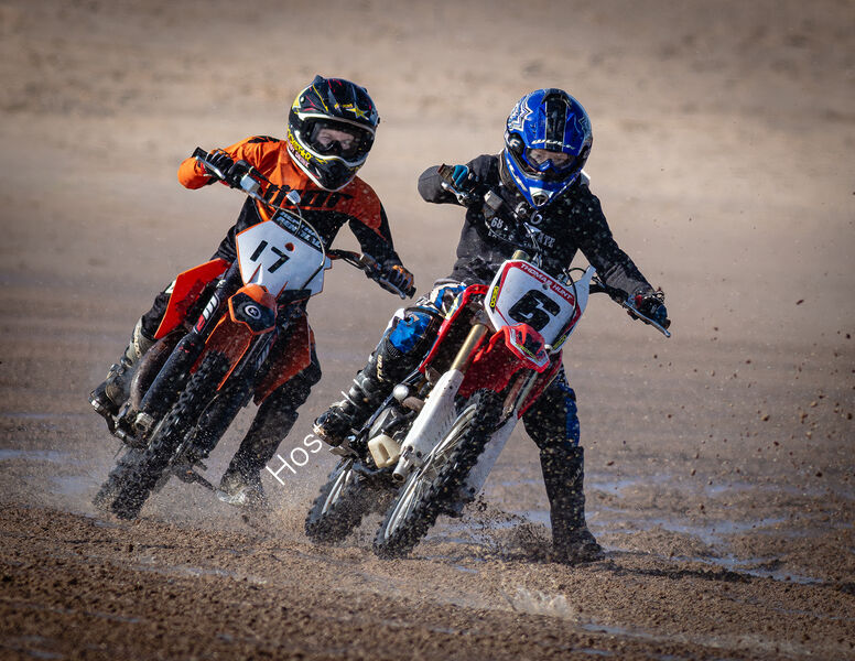 17 CHALLENGING FOR THE LEAD by Mike Arblaster