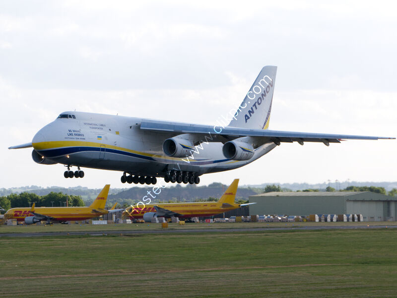 ANTONOV 124 Ralph Willis