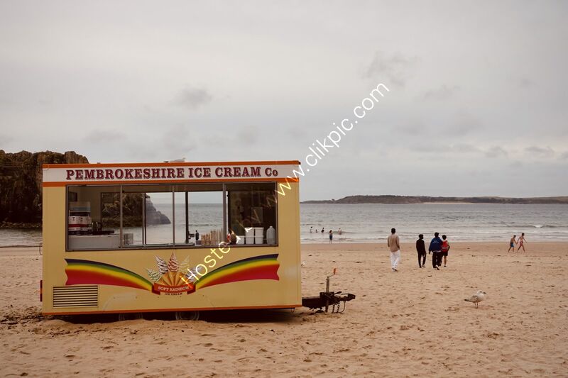 A SLOW DAY by Dan Cutts