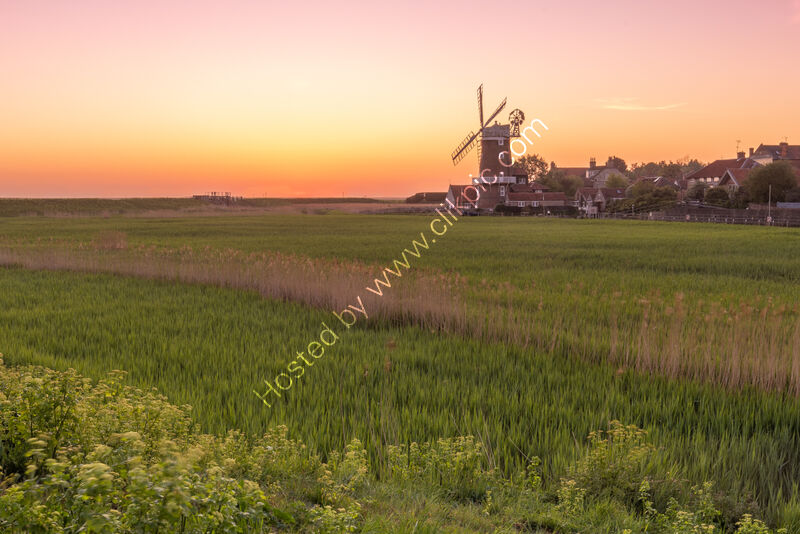 CLEY SUNRISE by Mike Arblaster