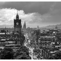 EDINBURGH PRINCES STREET by Chris Hall