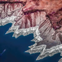 LAKE MEAD'S FASCINATING COASTLINE
