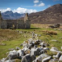 THE QUARRY MASTERS COTTAGE by Mike Arblaster