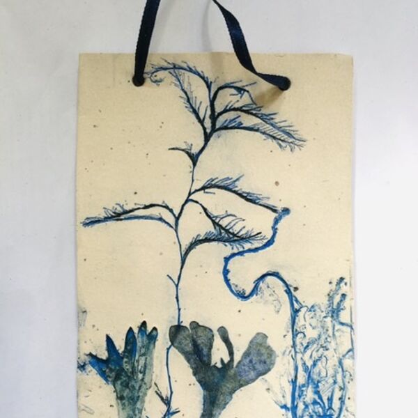 Blue and white medium nature printed seaweed ceramics hanger