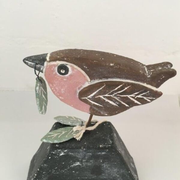 Mini sculpture- bird with leaf Mini sculpture- bird with moveable leaf
