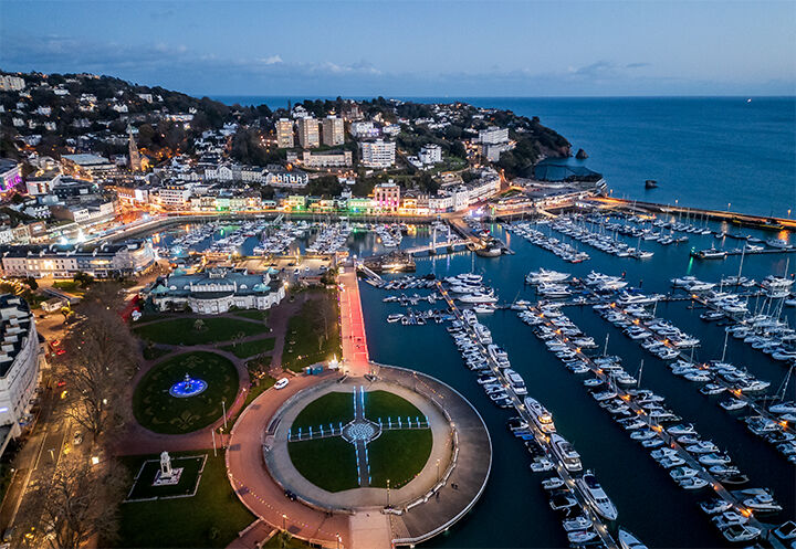 A) 58 Torquay harbour Christmas