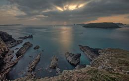 Facing Skomer before sunset