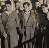 Ruth meets Derek at Ventnor sanatorium