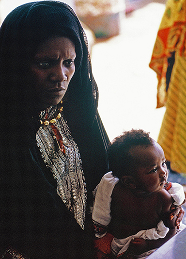 Zanzibari mother and child, Oman