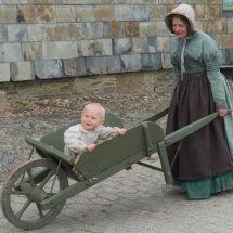 07 Amelia Parsons The Ragged Victorians - Mama Wagg & Baby Oscar