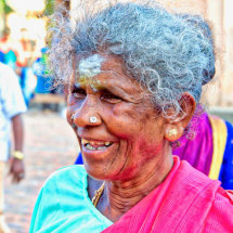 13 Old Lady, Hindu Temple Rob de Glanville