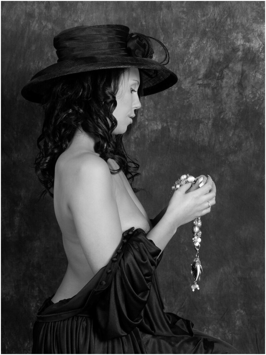 HC John Ellacott The Enchanted Necklace