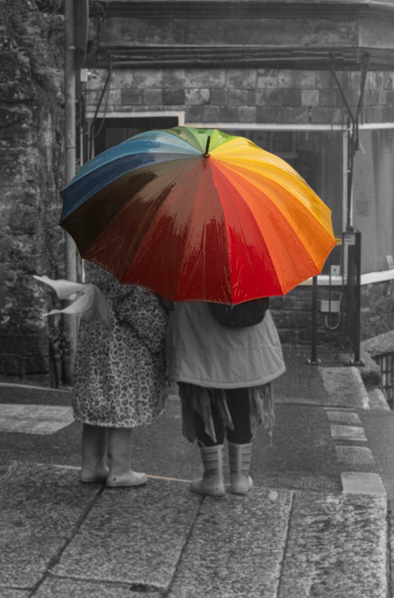 HC Paul Henderson A chat in the rain