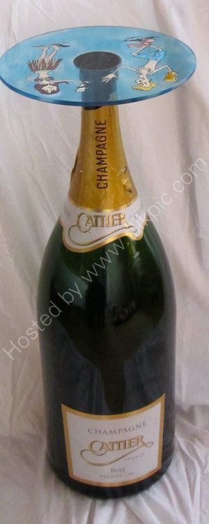 A Champagne Wine glass table
