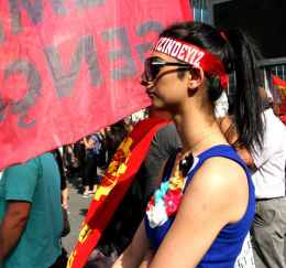  Last night's demonstration that again turned ugly