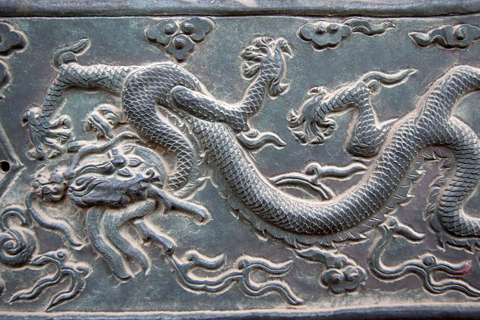 A detail in the Forbidden City. Canon 50D, Canon EF-S 10-22mm f/3.5-4.5 USM, 1/60, f/6.3, iso 100, handheld.