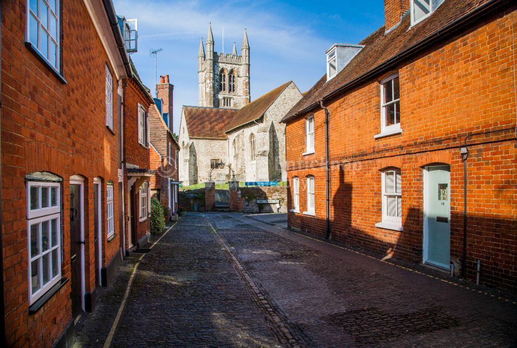 Saint Andrews Church , Farnham