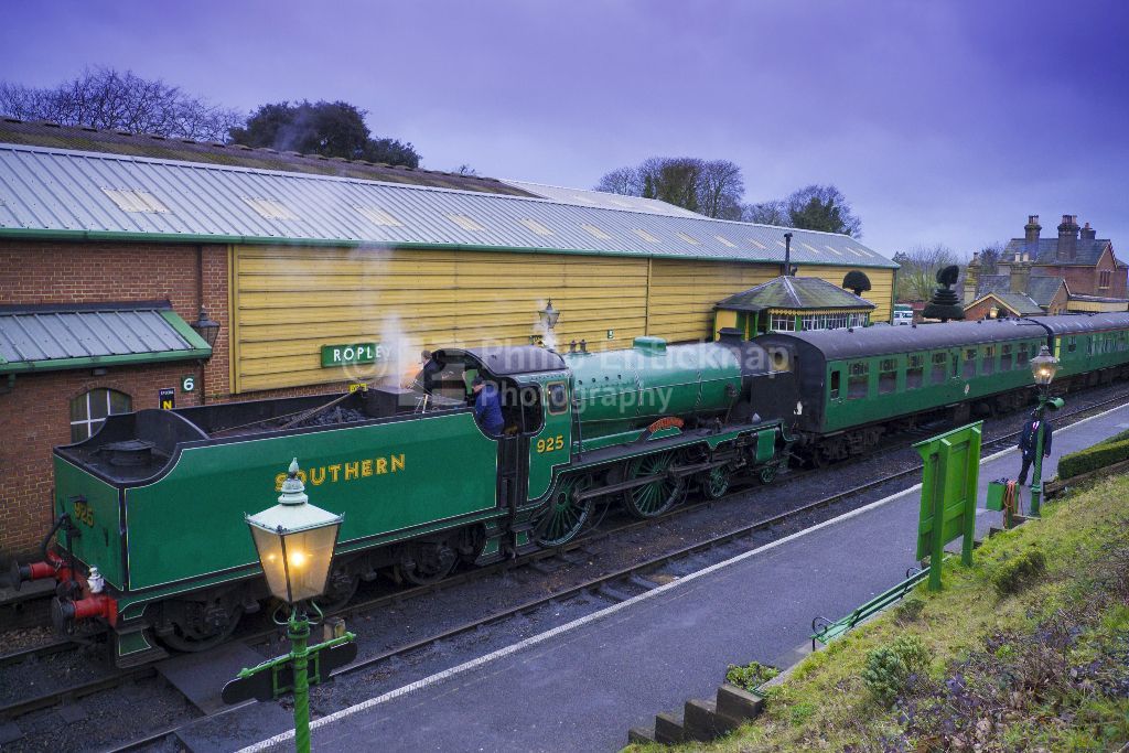Schools Class Locomotive number 925 “ Cheltenham “at Ropley Station