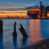 Unloading the Marit Maersk