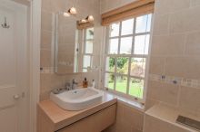 Bathroom private to the Blue Bedroom