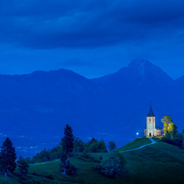 jamnik church blue hour 6683