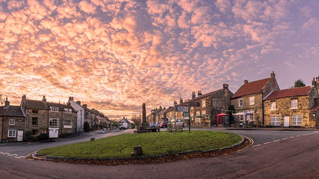 AUTUMN SKY IN OSMOTHERLEY