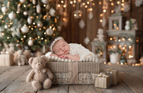 HARPER CHRISTMAS BOX COMP